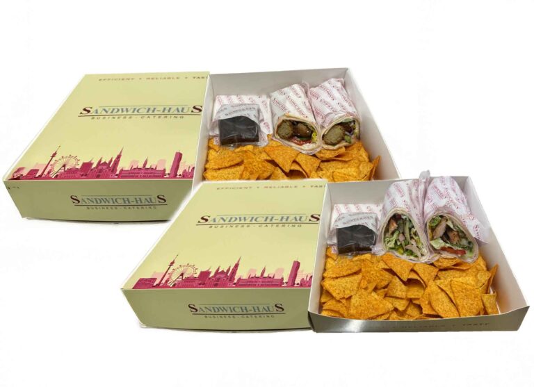 Frische Lunchpakete in Wien für Firmen & Privatpersonen. Wraps mit Hühnerfleisch oder Falafel, Chips & Brownie. Mindestbestellung 10 Portionen.