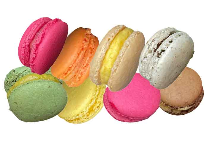 Hausgemachte Macarons – von der Inhaberin persönlich gefertigt. Aktuelle Saisonsorten: Schoko-Orange, Erdbeere, Heidelbeere, Kokos und Pistazie. Elegante, französische Süßigkeit im Fingerfood-Format, die Ihre Gäste begeistert.