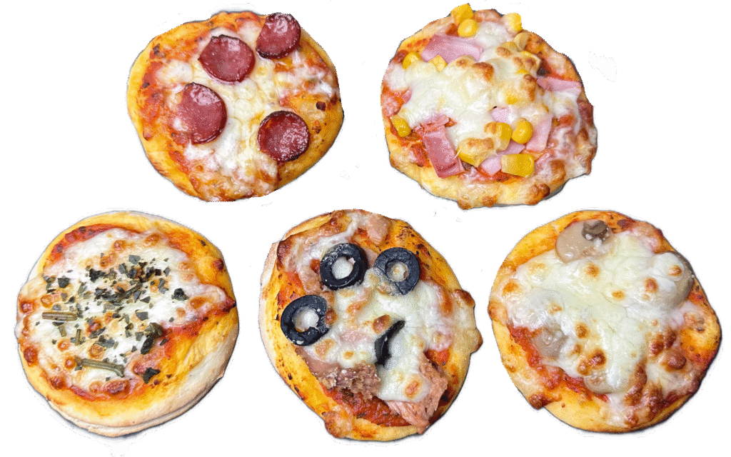 Mini-Pizza – kleine italienische Klassiker aus hochwertigem Mehl, auf Semola geknetet und mit selbstgemachter Tomatensauce belegt. Erhältlich in fünf Sorten: Salami, Schinken-Mais, Champignon, Thunfisch und Margherita. Ideal als Fingerfood für jede Feier.