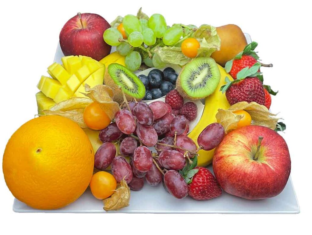 Obst pro Portion – ganzes Obst dekorativ angerichtet, ideal als gesunde Zwischenmahlzeit im Büro oder bei Meetings. Jede Portion frisch und saisonal abgestimmt.