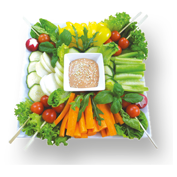 Rohkostplatte mit Hummus – vegane Vielfalt aus frischen Gemüsesticks, liebevoll angerichtet und serviert mit cremigem Hummus als Dip. Eine leicht-gesunde Alternative, die auch als Beilage begeistert.