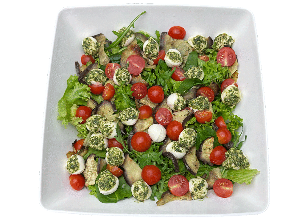 Mozzarella Salat in Wien bestellen: cremige Mini-Mozzarella mit frischem Rucola, gegrillten Melanzani, Cherrytomaten und hausgemachtem Basilikum-Pesto. Anstelle einzelner Portionen bieten wir Ihnen auch die Möglichkeit, eine große Schale für Selbstbedienung zu bestellen